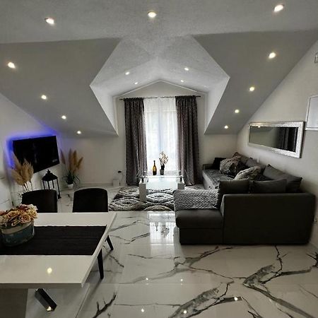Luxury Apartment Megy Otočac Eksteriør billede
