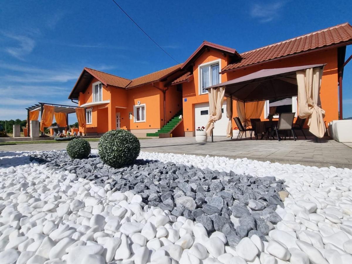 Luxury Apartment Megy Otočac Eksteriør billede