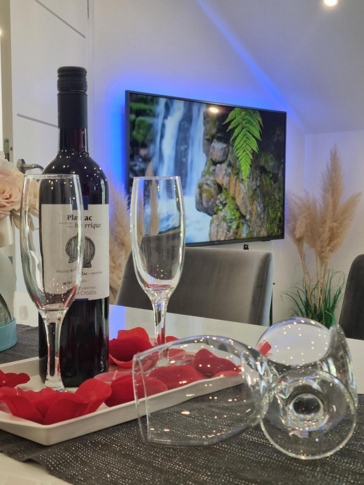 Luxury Apartment Megy Otočac Eksteriør billede