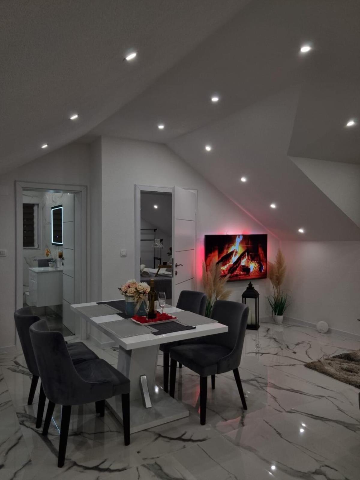 Luxury Apartment Megy Otočac Eksteriør billede