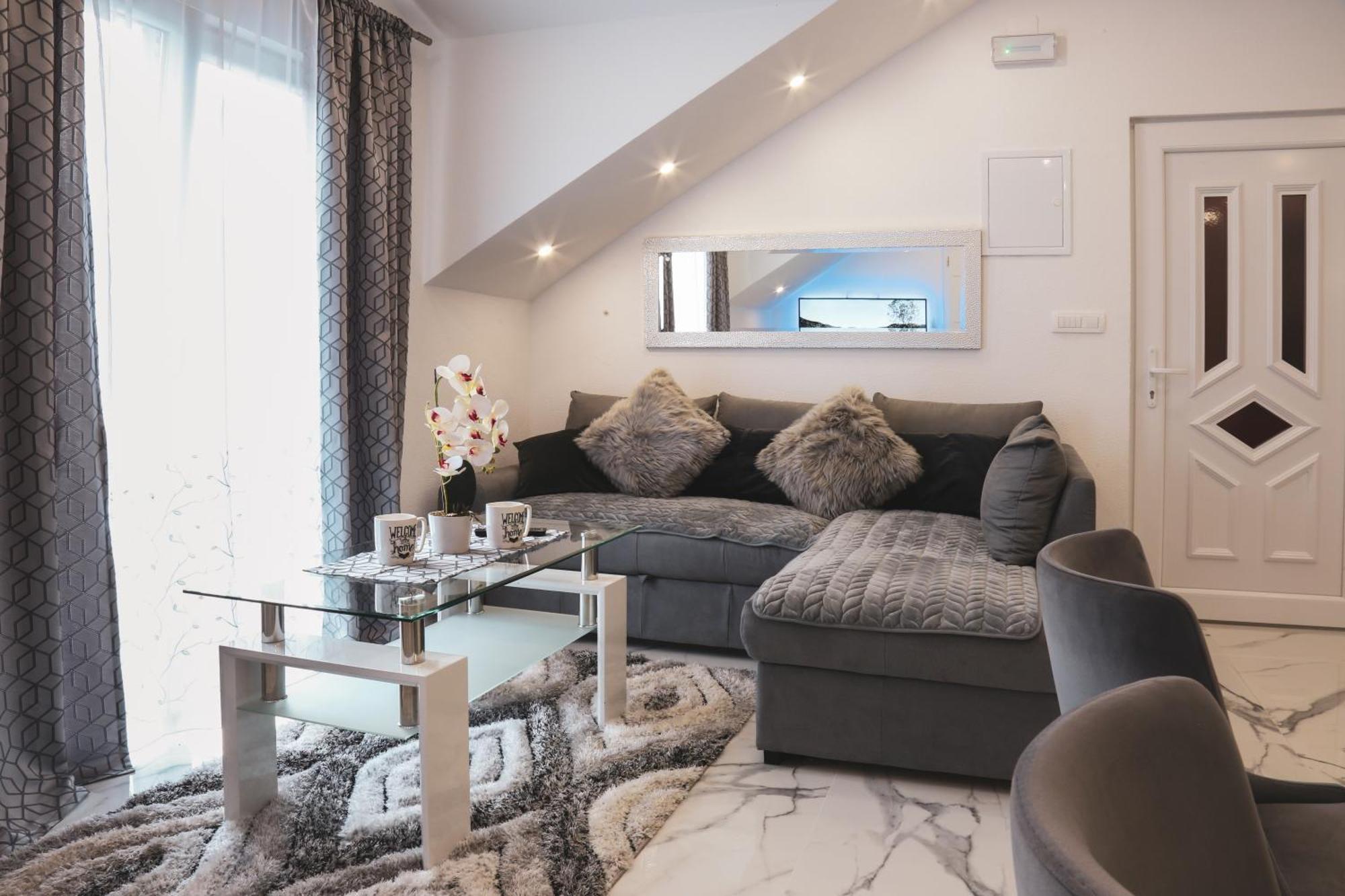 Luxury Apartment Megy Otočac Eksteriør billede